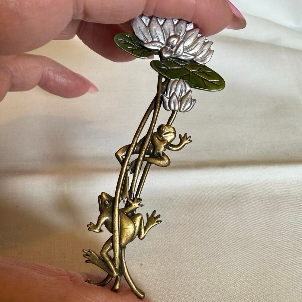 J.J. Mixed Metal Frog & Lotus/ Water Lily Brooch – Pewter & Brass – 3.25”